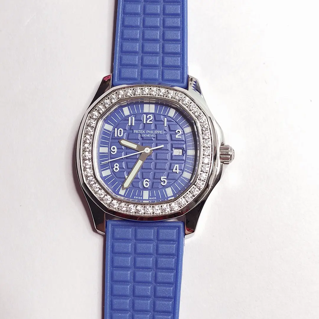 KM Factory Patek Philippe Aquanaut Quartz Blue Super Clone Replica Watch